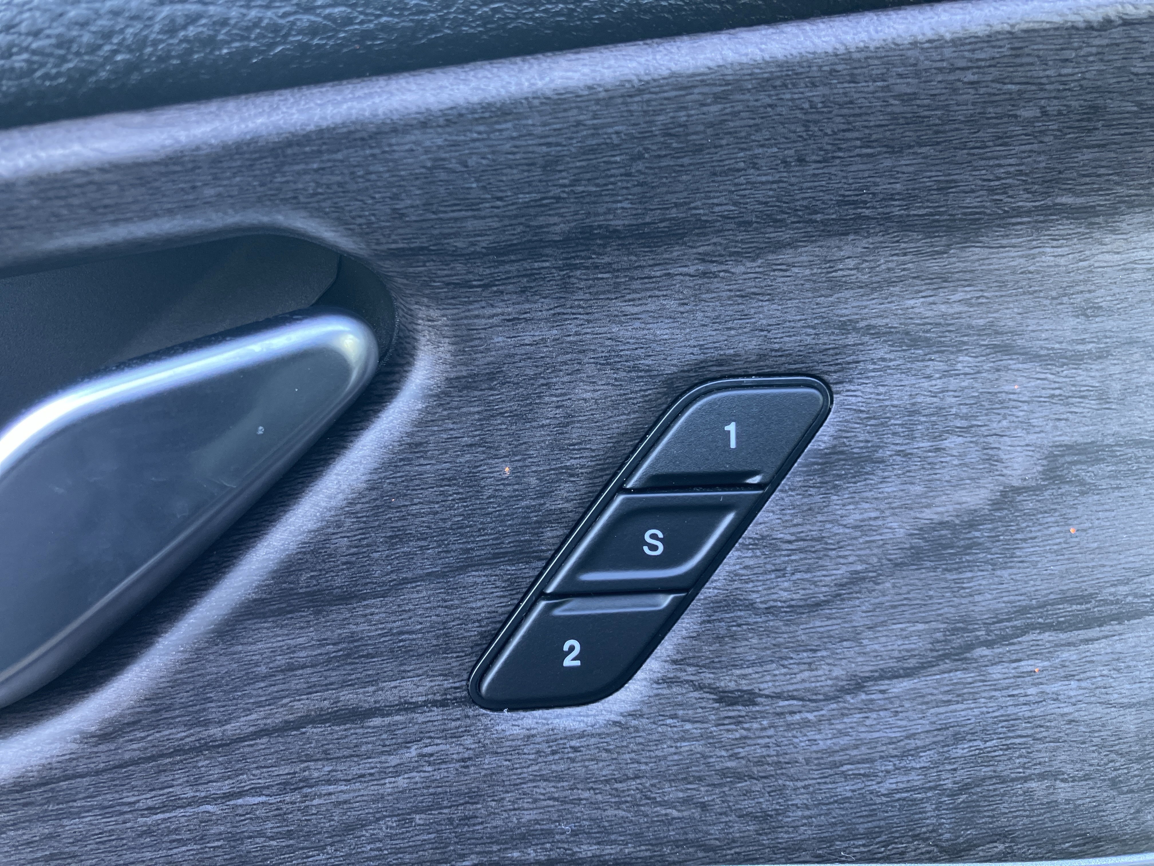 Used 2022 Jeep Grand Cherokee Limited w/ Luxury Tech Group II image 19