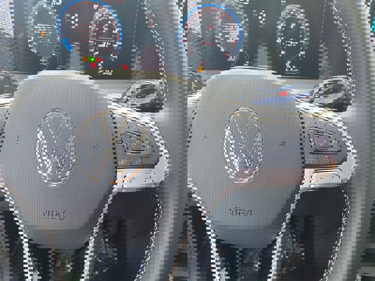 New 2025 Volkswagen Tiguan SE image 21