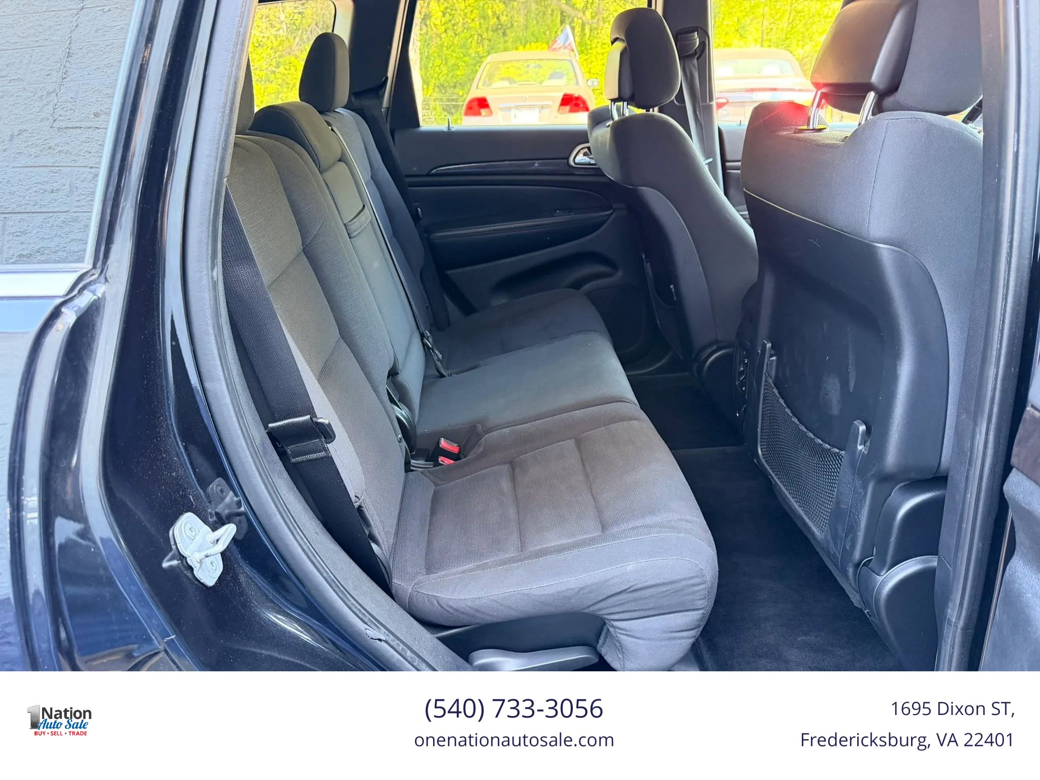 Used 2011 Jeep Grand Cherokee Laredo AWD/4WD image 16