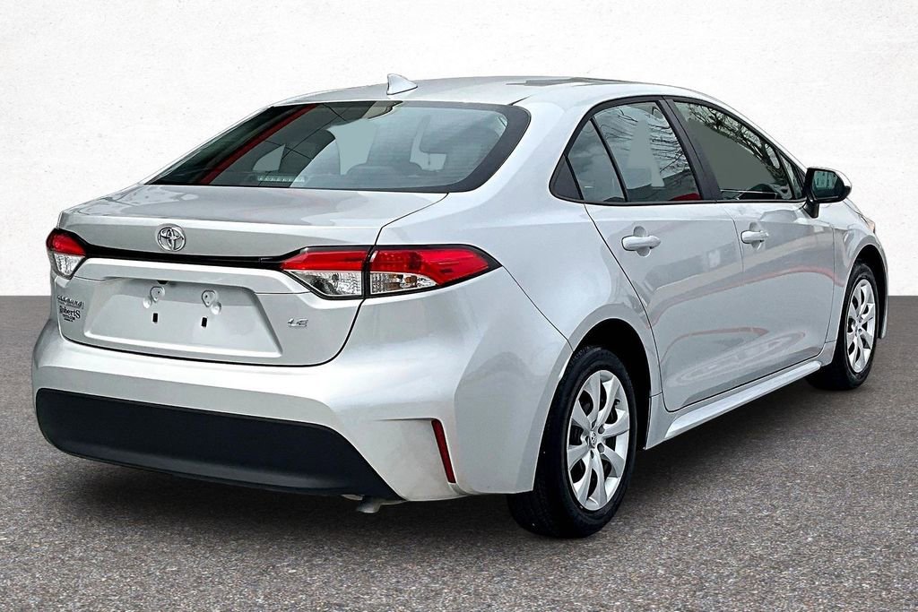 Used 2026 Toyota Corolla LE image 6