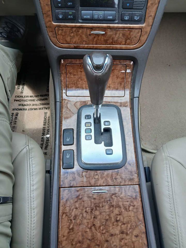 Used 2004 Hyundai XG350 FWD image 10