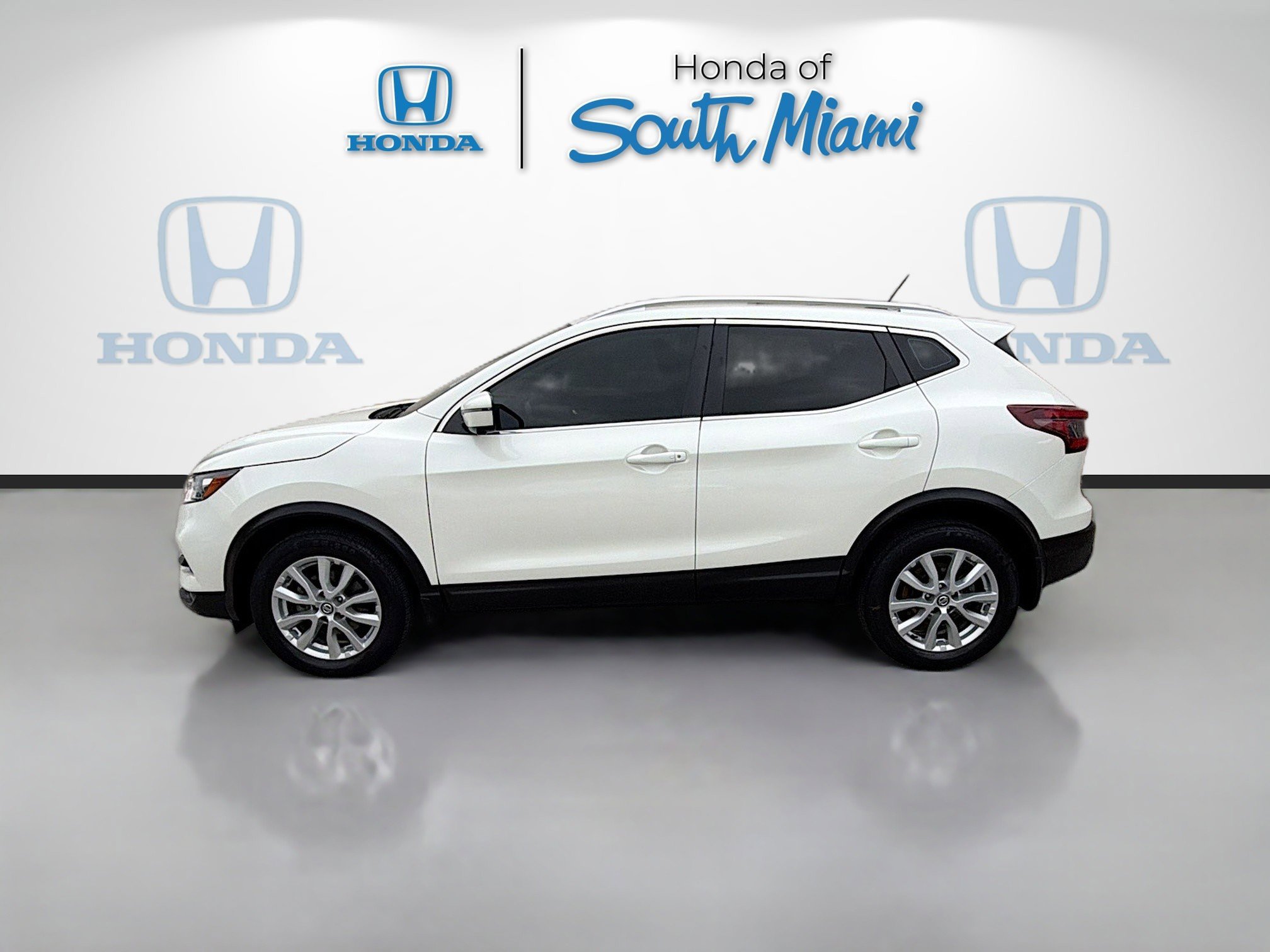 Used 2020 Nissan Rogue Sport SV w/ Technology Package image 4