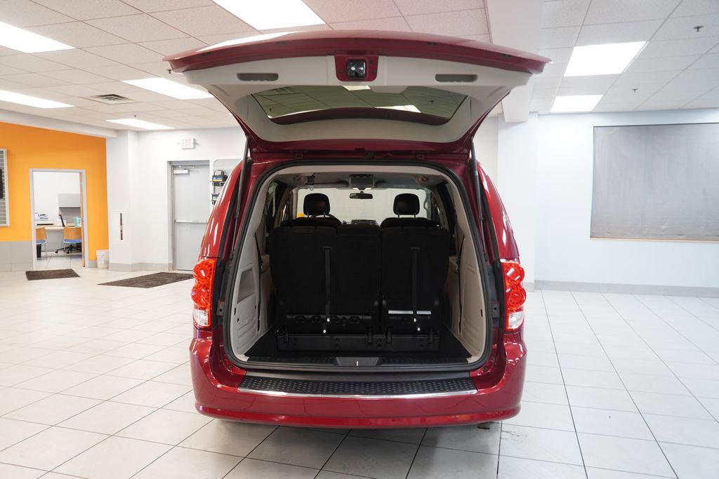 Used 2016 Dodge Grand Caravan SE w/ Quick Order Package 29E SE FWD image 9