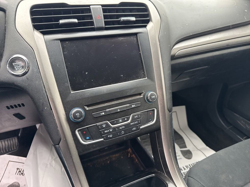 Used 2018 Ford Fusion SE w/ Fusion SE Technology Package image 8