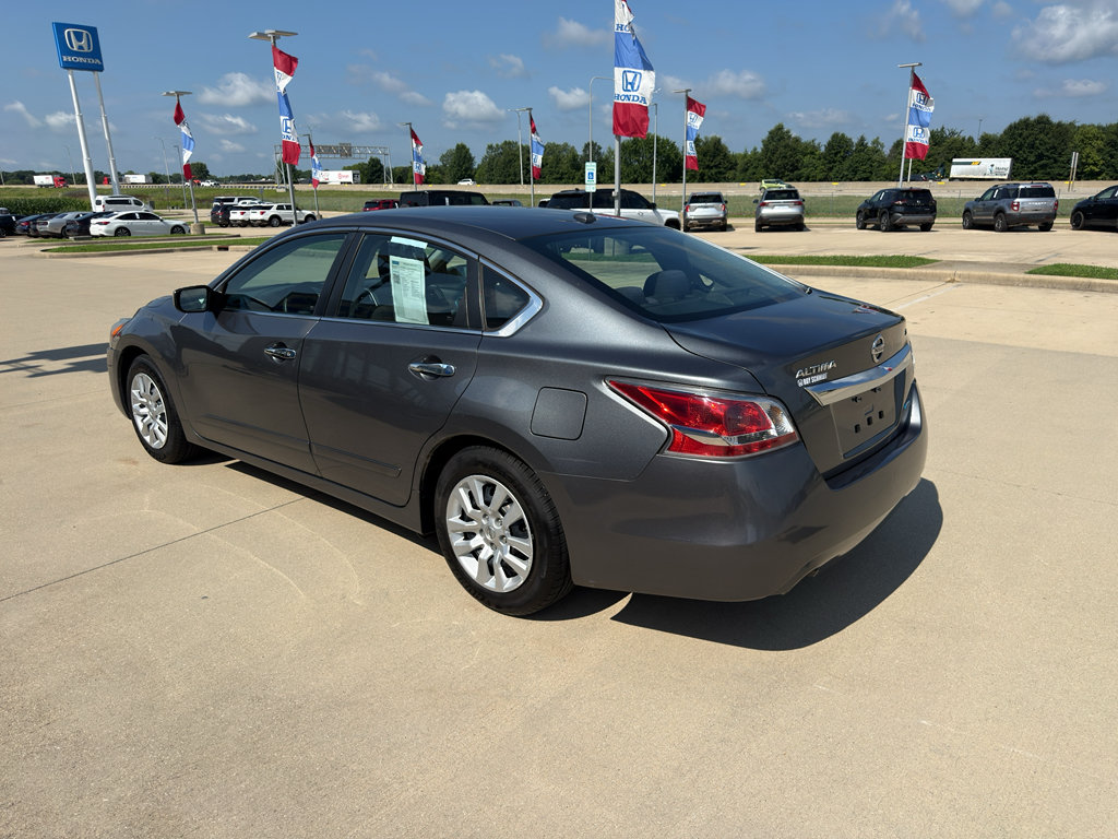 Used 2014 Nissan Altima 2.5 S w/ Display Audio Package FWD image 5