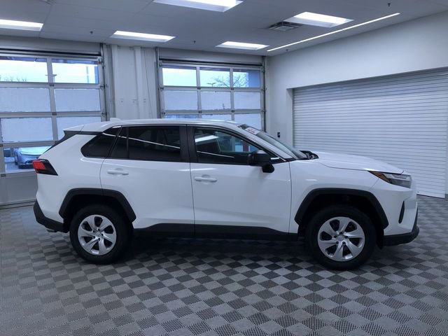 Used 2025 Toyota RAV4 LE AWD/4WD image 35