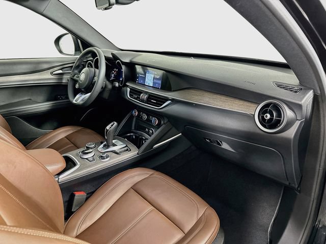 Used 2023 Alfa Romeo Stelvio Ti AWD/4WD image 30