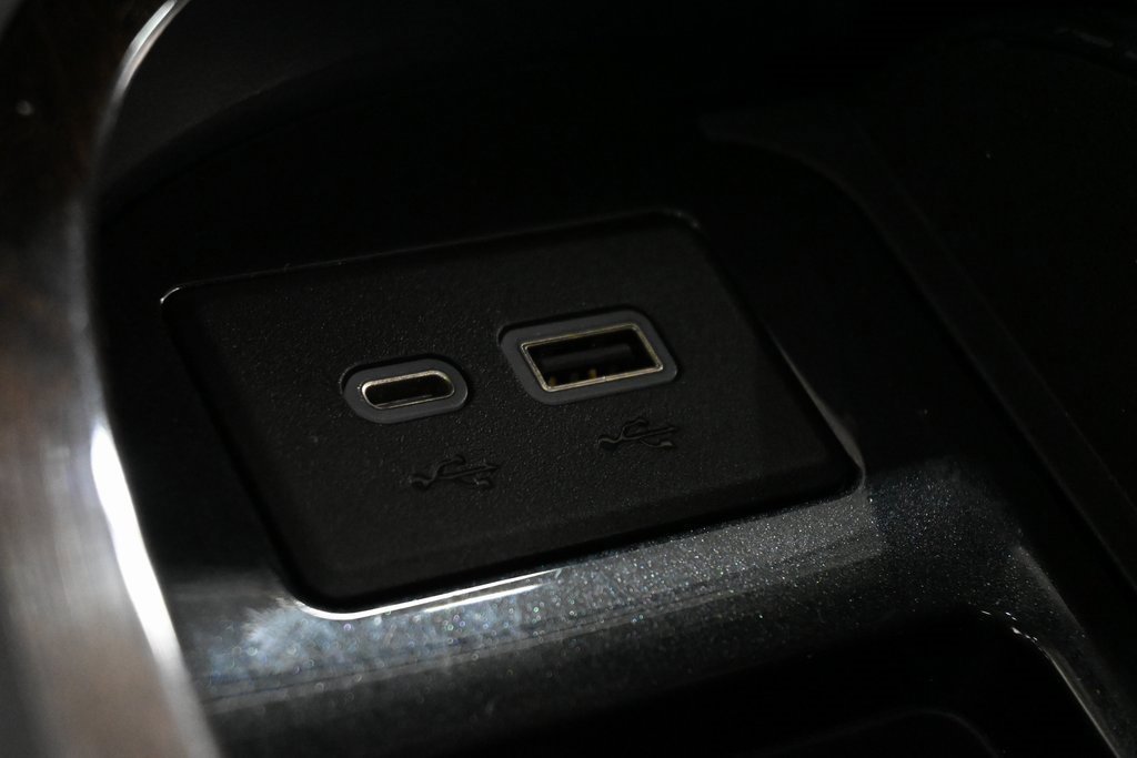 Used 2023 Cadillac Escalade ESV Sport Platinum image 18