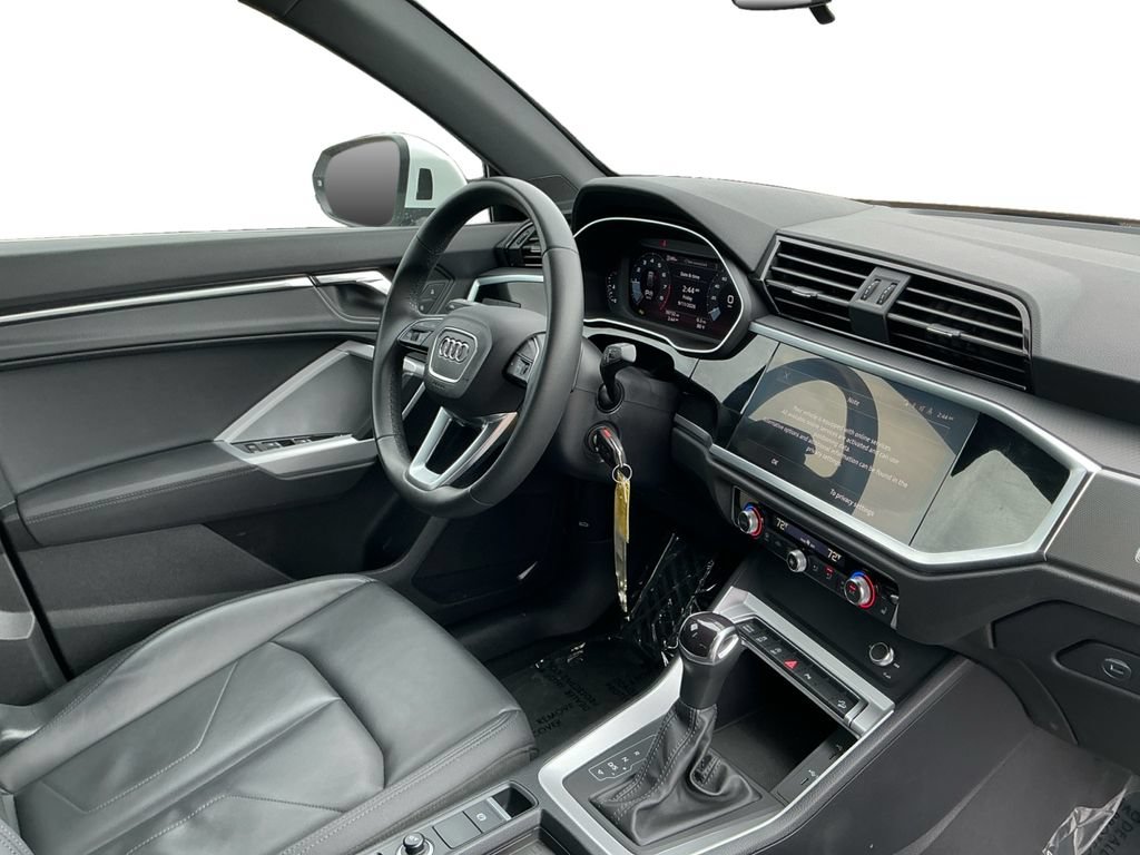 Used 2025 Audi Q3 2.0T Premium AWD/4WD image 16