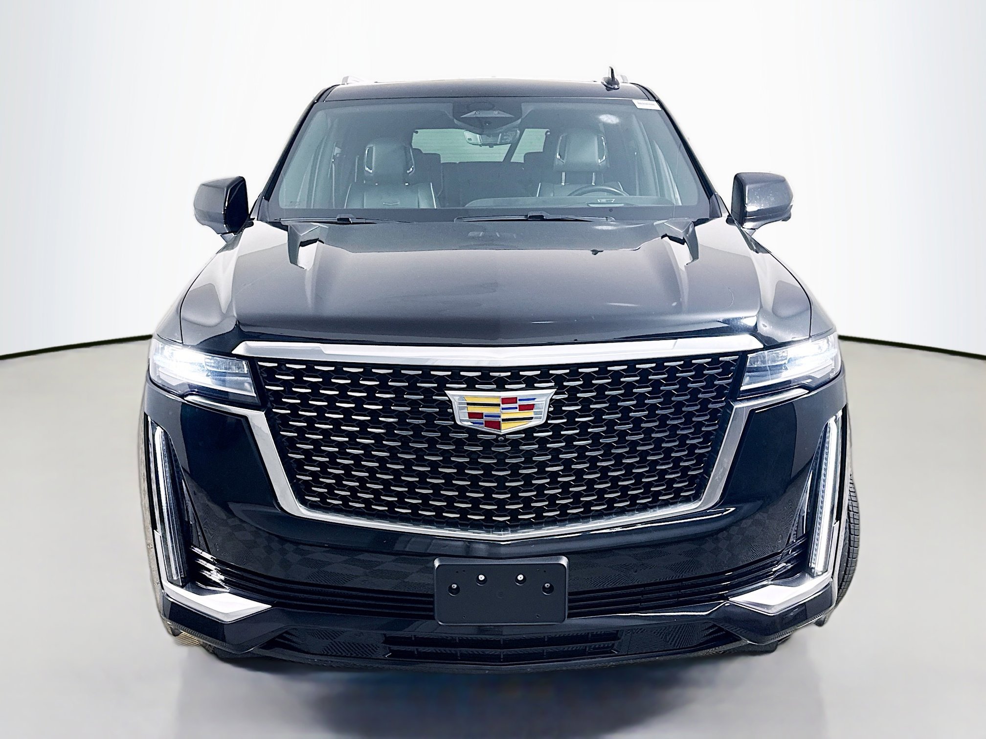 Used 2021 Cadillac Escalade Premium Luxury image 2