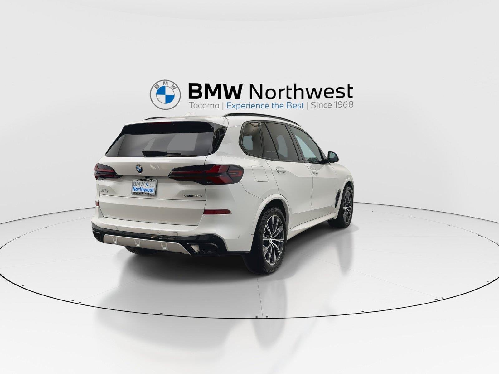 Used 2024 BMW X5 xDrive40i w/ Executive Package AWD/4WD image 3