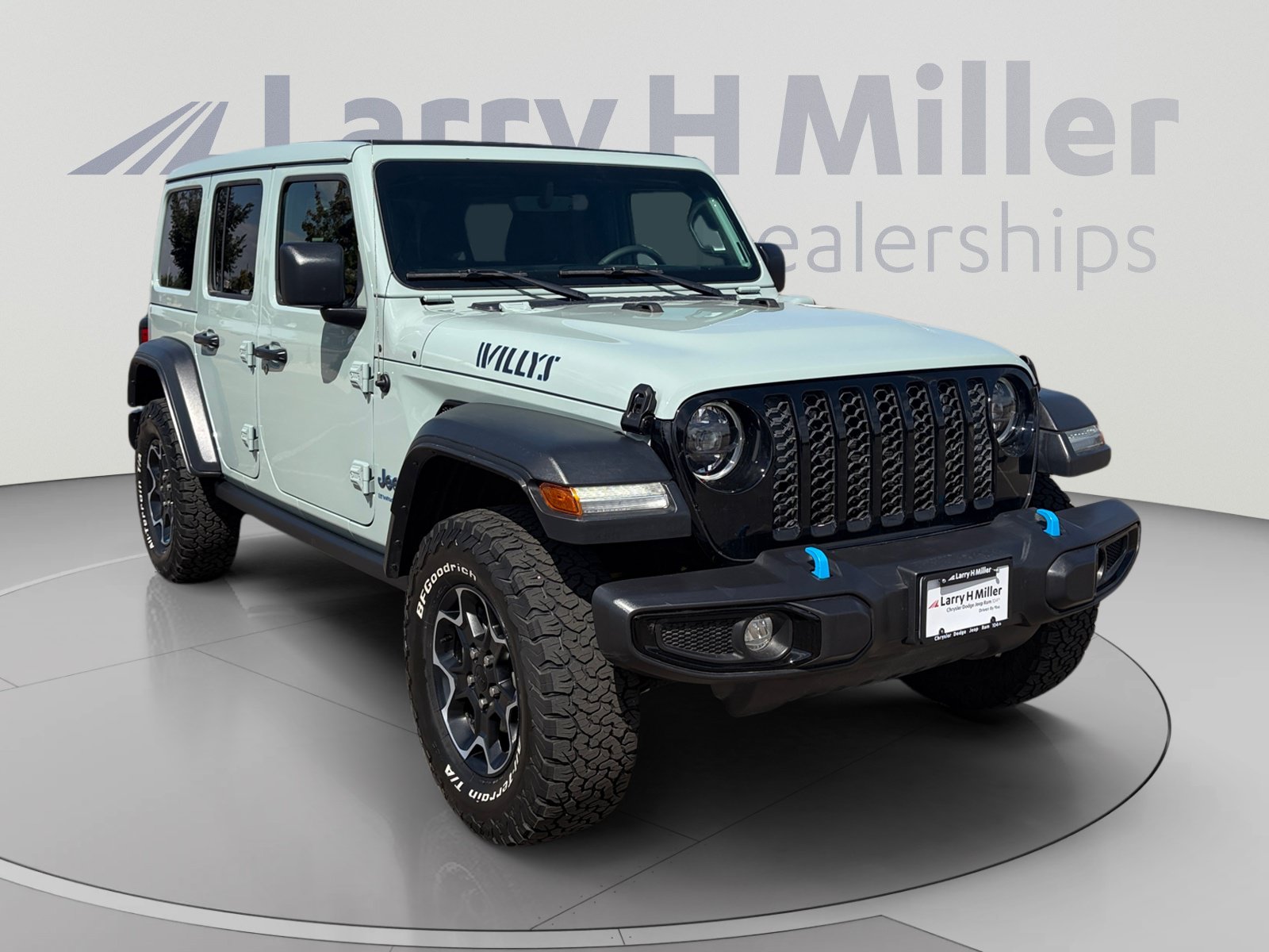 Used 2023 Jeep Wrangler Unlimited w/ Sun & Screen Package AWD/4WD image 8