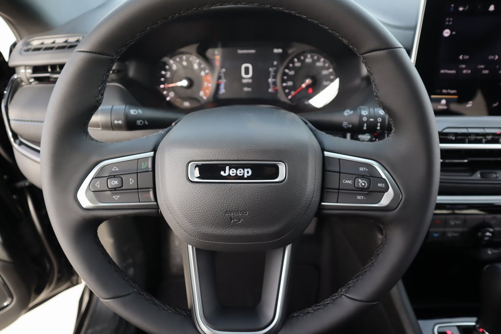 New 2026 Jeep Compass Latitude image 3