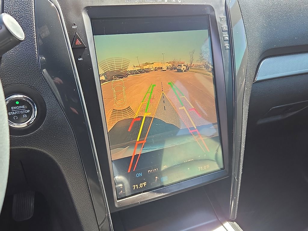 Used 2019 Ford Explorer XLT image 17