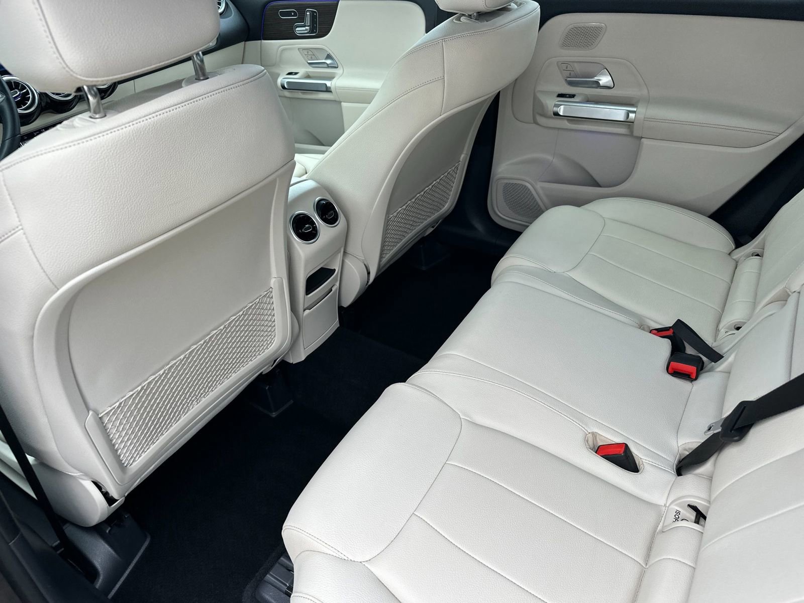Certified 2026 Mercedes-Benz GLB 250 4MATIC image 13