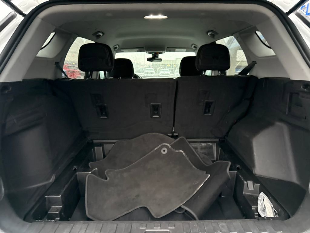 Used 2024 GMC Terrain SLE image 24