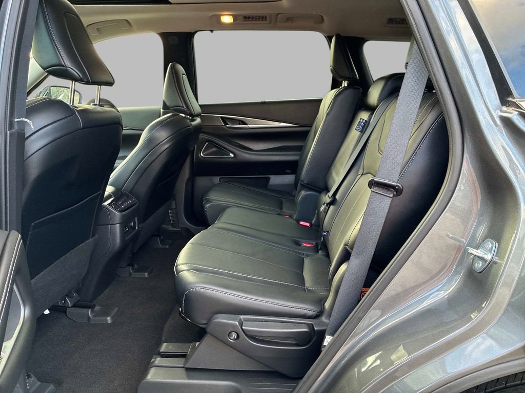 Used 2023 INFINITI QX60 Luxe w/ Vision Package AWD/4WD image 16