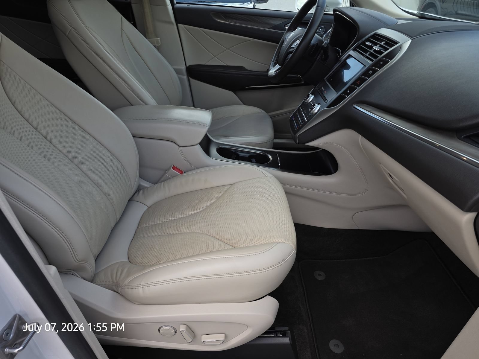 Used 2019 Lincoln MKC Reserve w/ MKC Technology Package FWD image 13