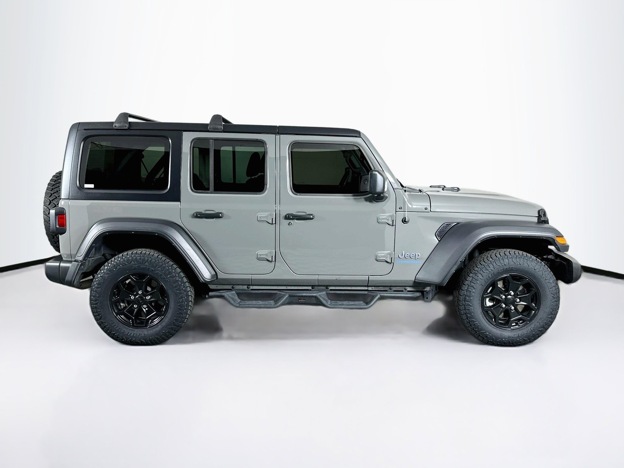 Used 2023 Jeep Wrangler Unlimited w/ Cold Weather Group AWD/4WD image 10