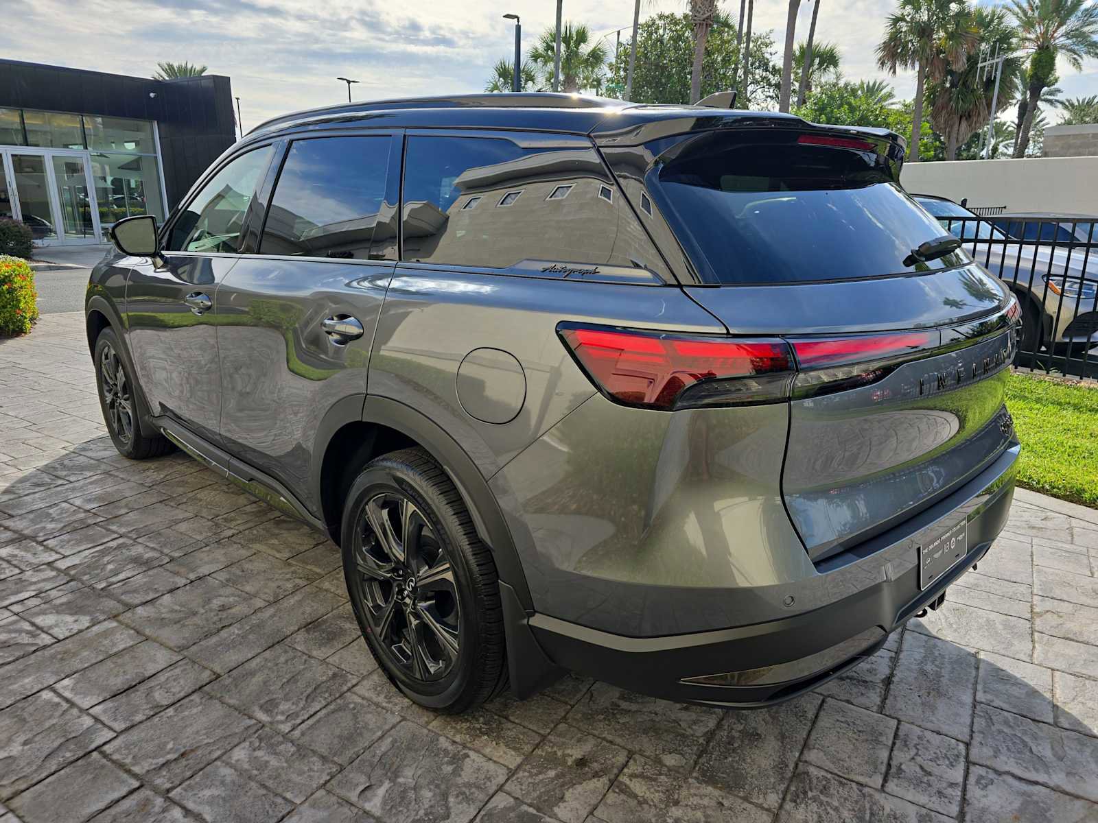 New 2026 INFINITI QX60 Autograph w/ Dark Cargo Package image 8