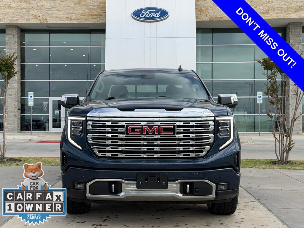 Used 2022 GMC Sierra 1500 Denali w/ Technology Package AWD/4WD image 2