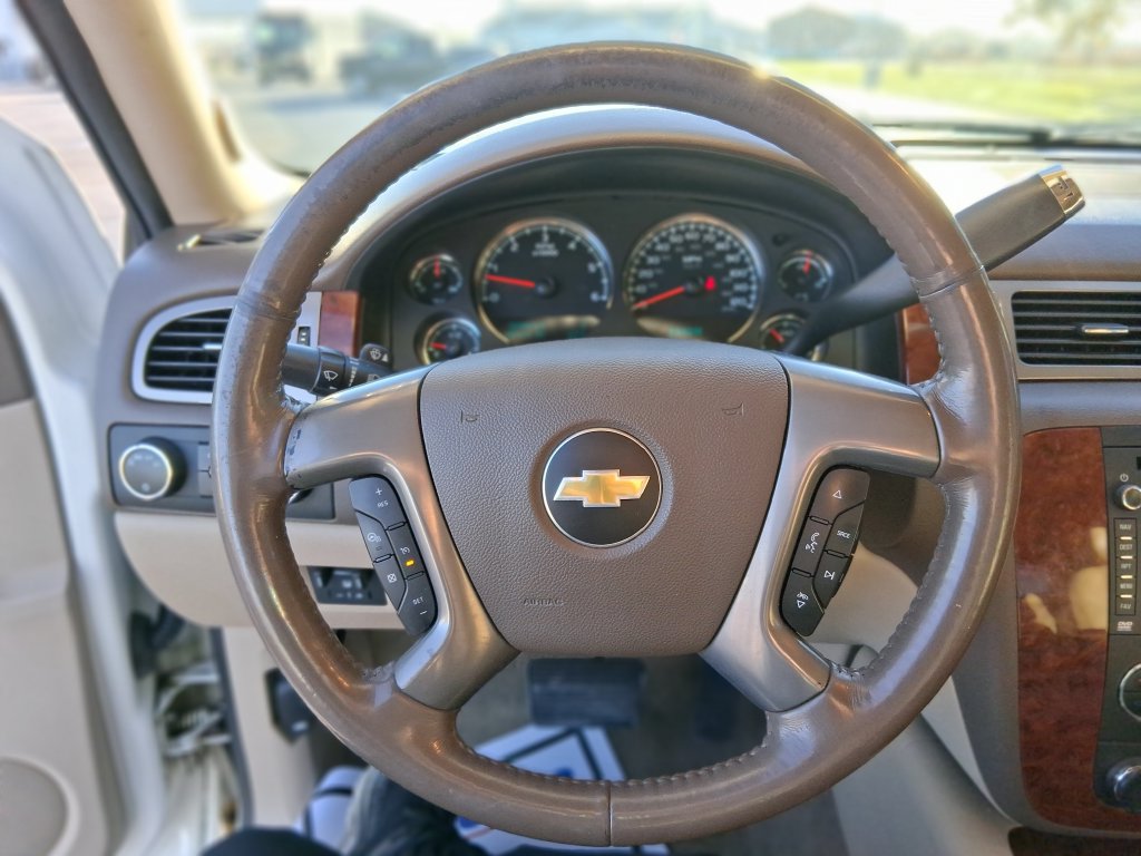 Used 2012 Chevrolet Avalanche LTZ AWD/4WD image 28