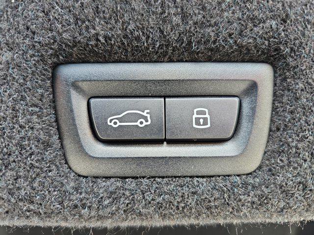 New 2025 BMW 750e xDrive image 13