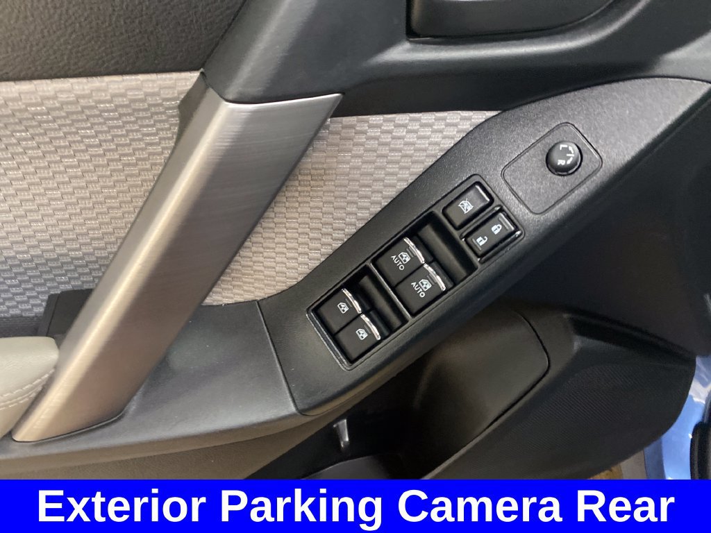 Used 2017 Subaru Forester 2.5i Premium w/ All-Weather Package AWD/4WD image 9