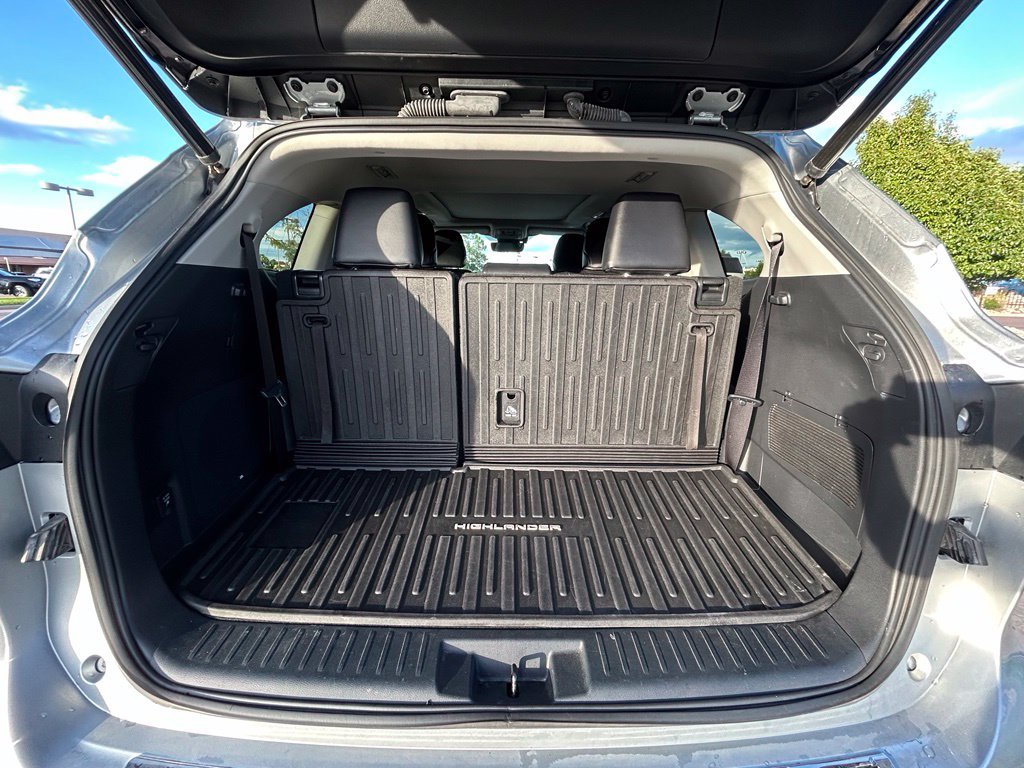 Used 2022 Toyota Highlander Platinum AWD/4WD image 29