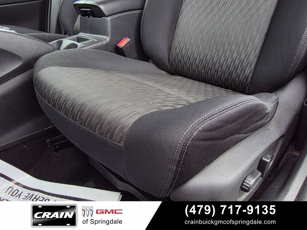 Used 2017 Nissan Rogue SV AWD/4WD image 20