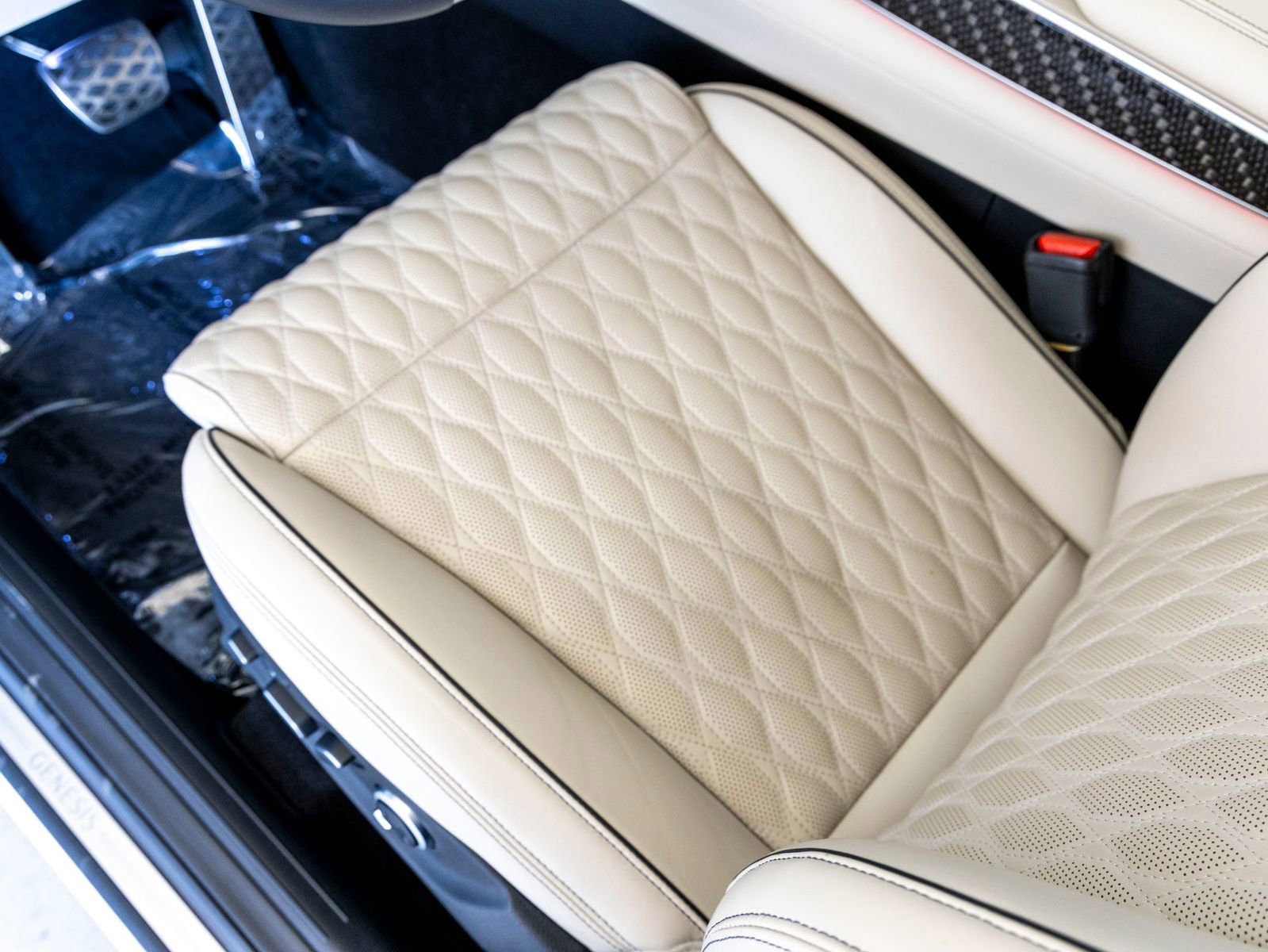 Used 2023 Genesis GV70 3.5T Sport w/ Sport Prestige Package image 19