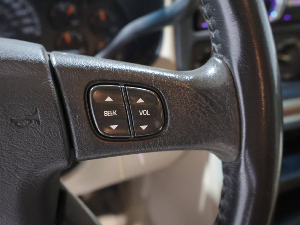 Used 2006 Chevrolet Suburban Z71 w/ Z71 Preferred Equipment Group AWD/4WD image 29