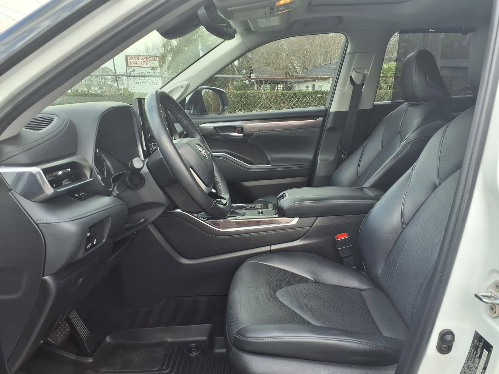 Used 2022 Toyota Highlander Limited image 17