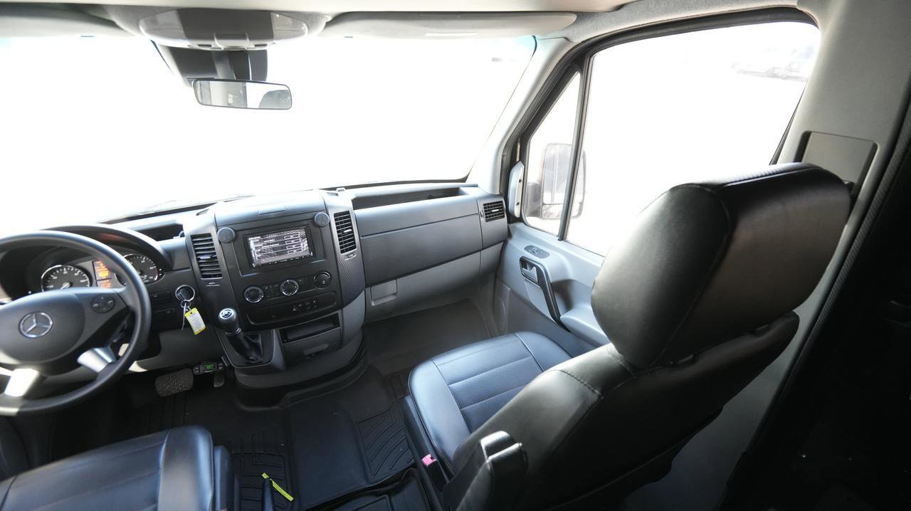 Used 2015 Mercedes-Benz Sprinter 2500 image 19