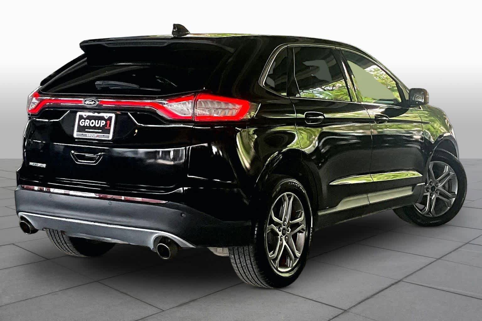 Used 2016 Ford Edge Titanium w/ Technology Package AWD/4WD image 11