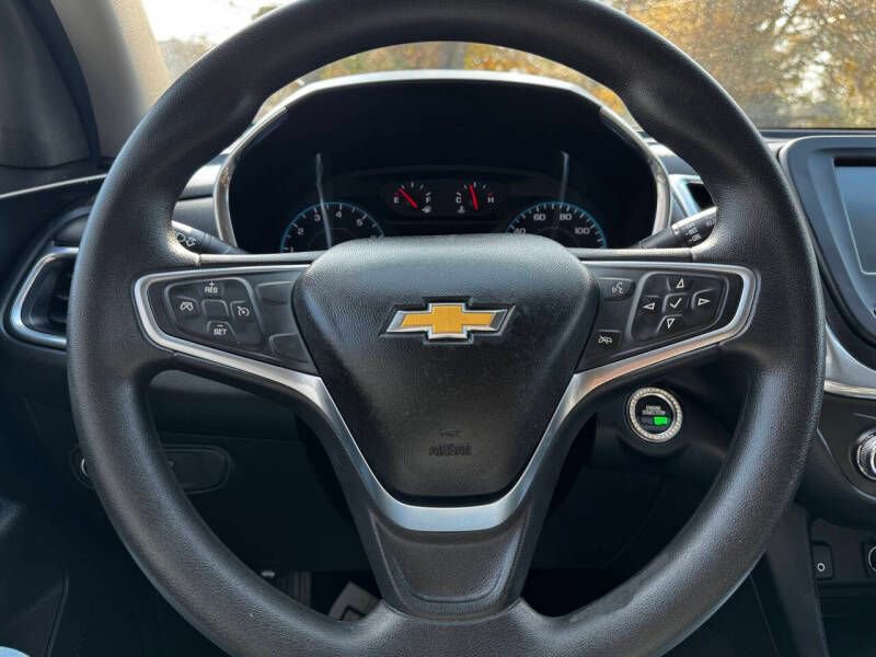 Used 2018 Chevrolet Equinox LT FWD image 13