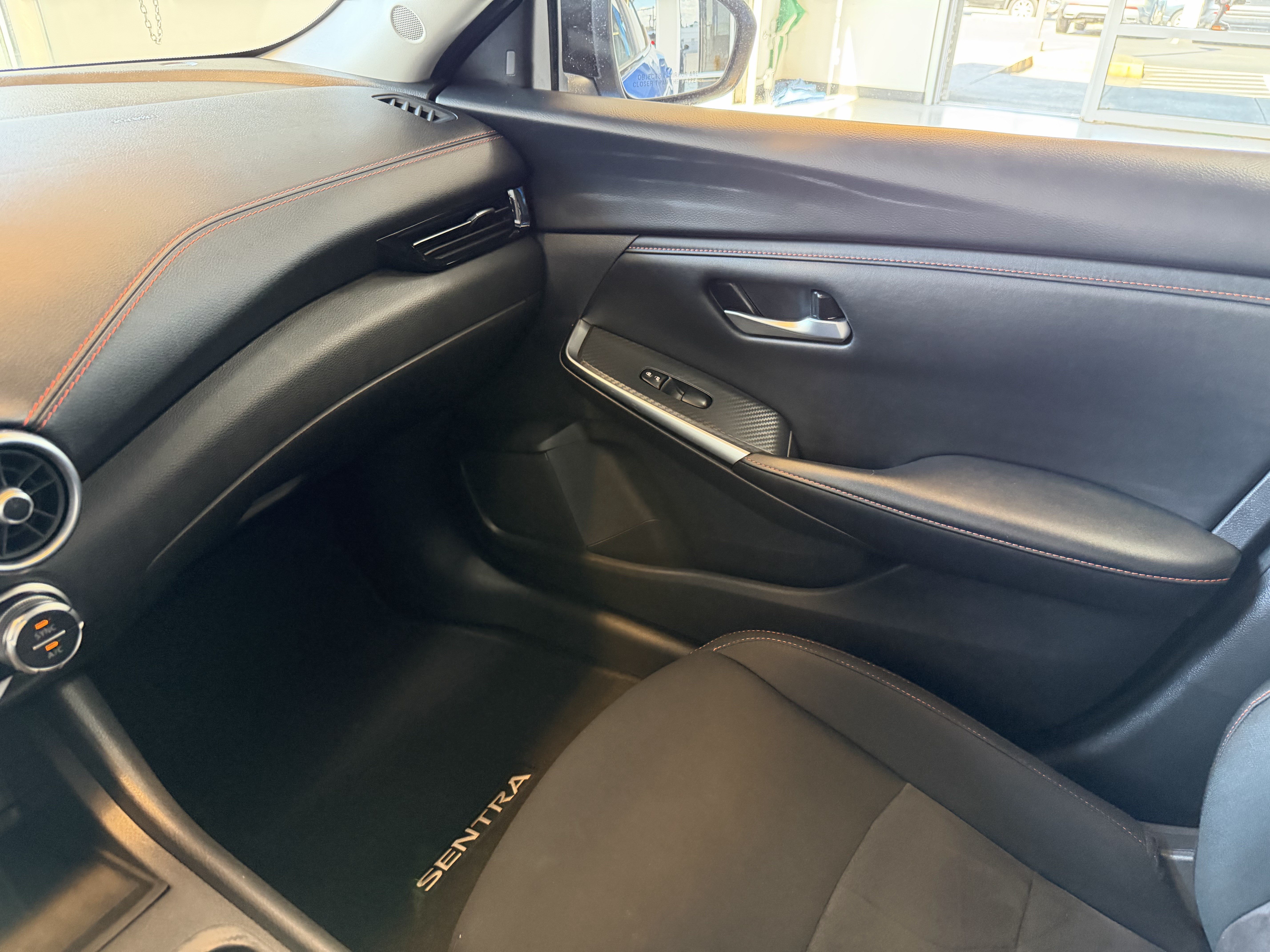 Used 2025 Nissan Sentra SR FWD image 14