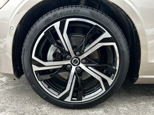 Used 2023 Volvo S60 B5 Plus w/ Climate Package image 8