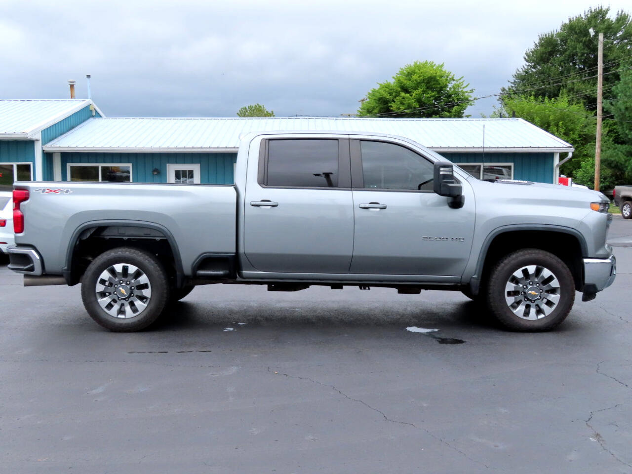 Used 2024 Chevrolet Silverado 2500 LT image 7