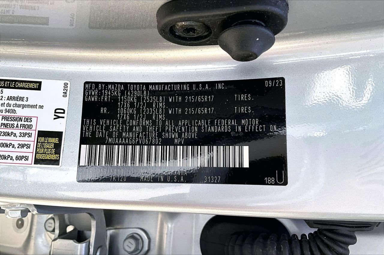 Used 2023 Toyota Corolla Cross L image 16