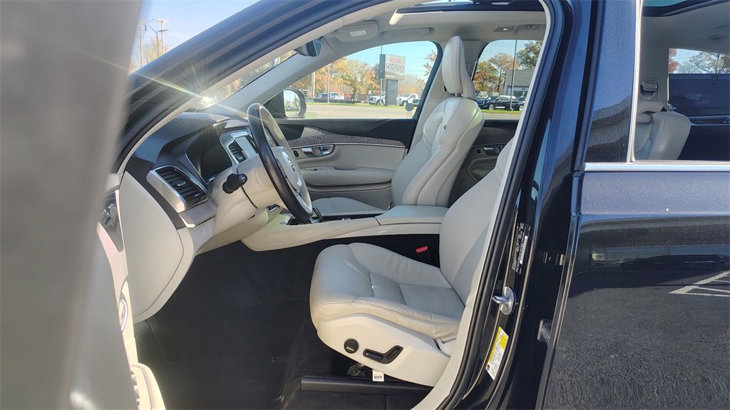 Used 2023 Volvo XC90 B6 Plus w/ Protection Package Premier image 7