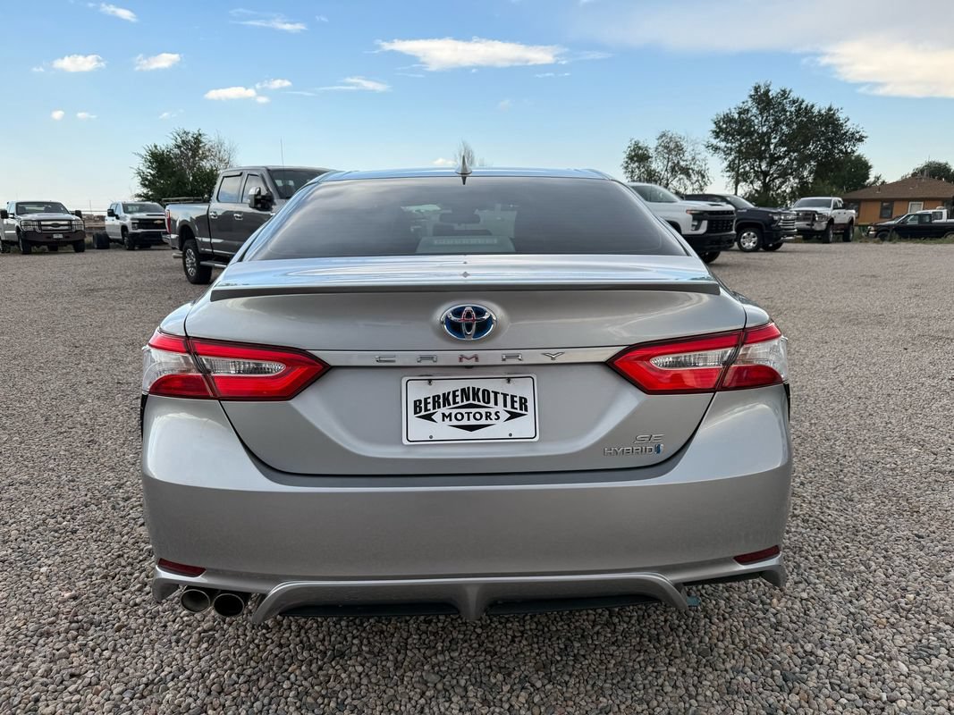 Used 2020 Toyota Camry SE FWD image 9
