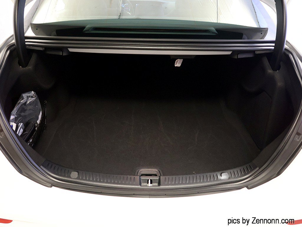 Used 2023 Mercedes-Benz E 350 4MATIC Sedan image 31