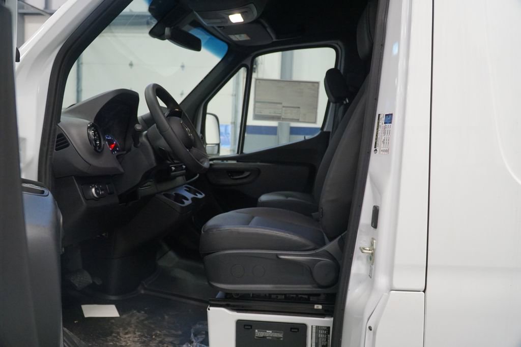 New 2025 Mercedes-Benz Sprinter 2500 image 11