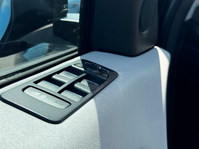Used 2017 Land Rover Discovery Sport SE AWD/4WD image 12
