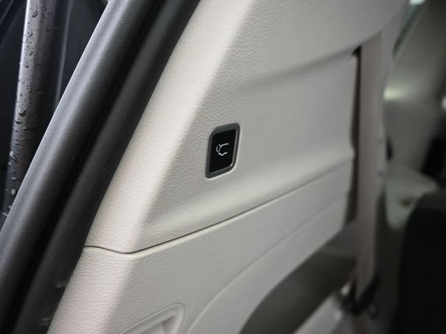 Used 2023 Chrysler Voyager LX FWD image 36