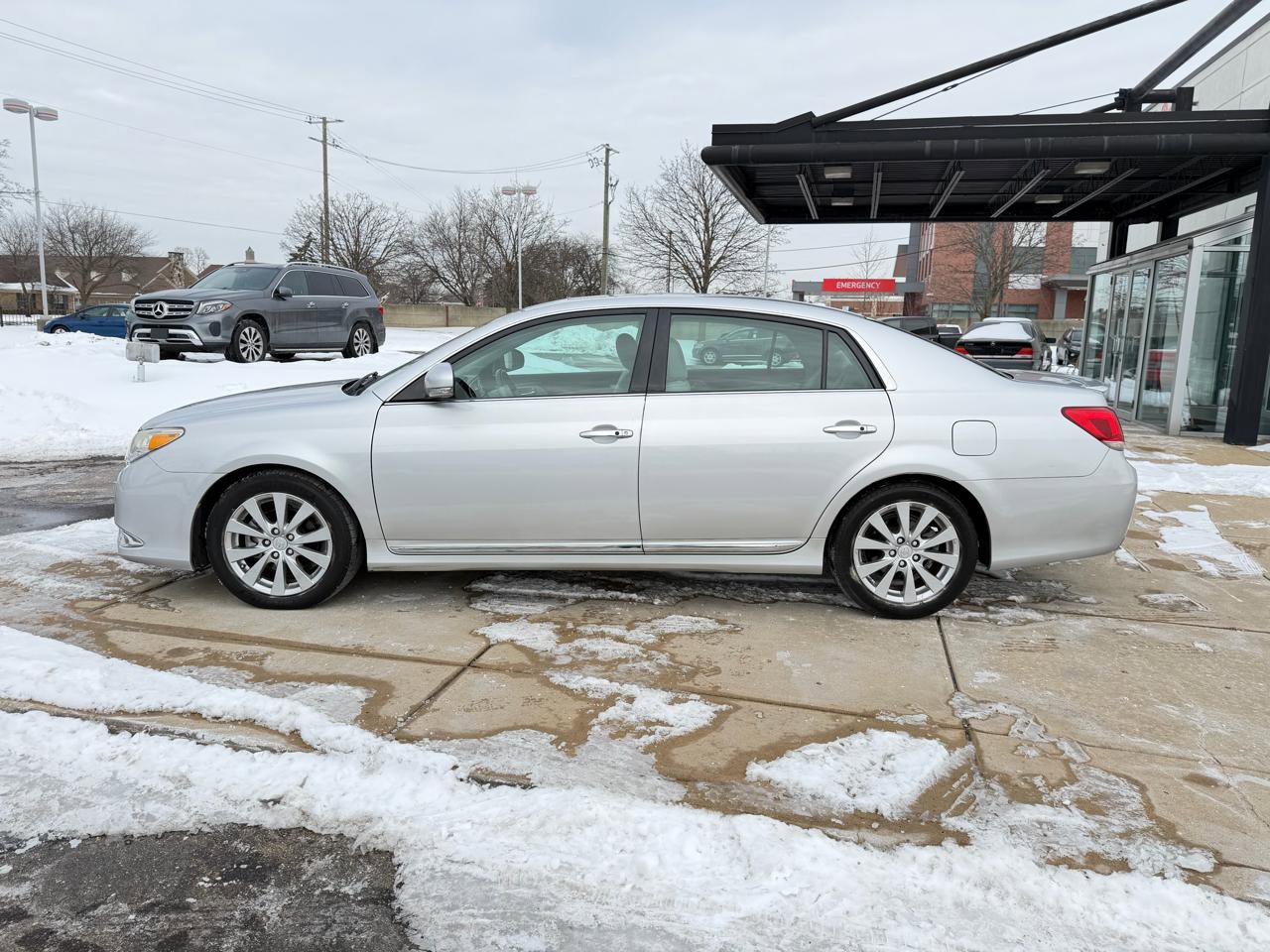 Used 2012 Toyota Avalon Limited image 8