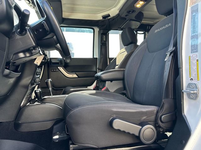 Used 2017 Jeep Wrangler Unlimited Sahara w/ Connectivity Group AWD/4WD image 10