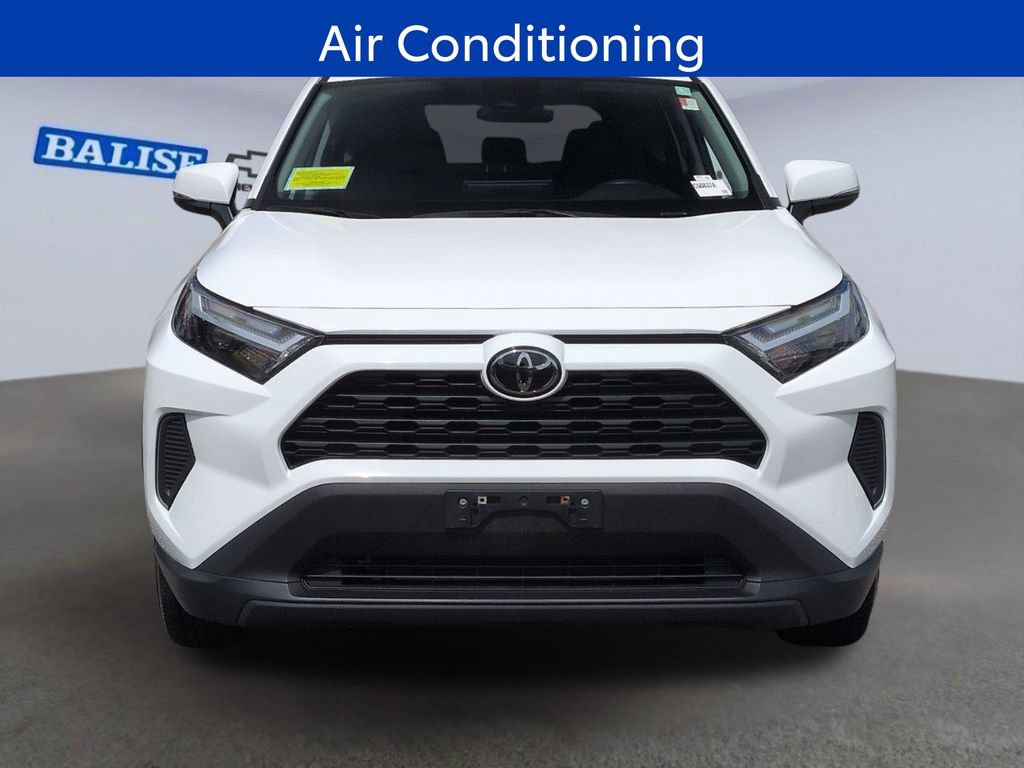 Used 2024 Toyota RAV4 LE AWD/4WD image 9