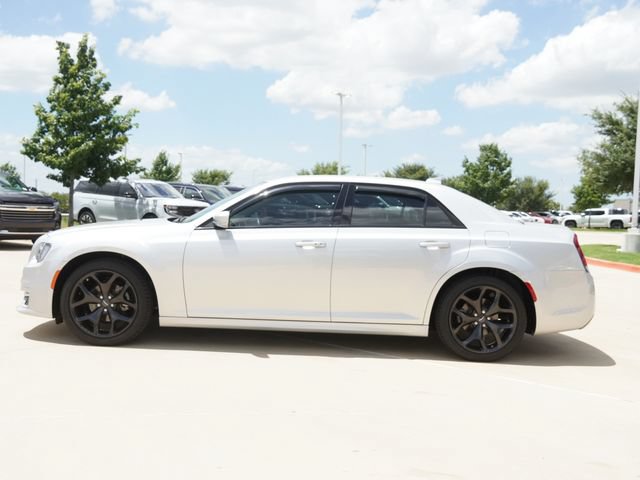 Certified 2022 Chrysler 300 Touring L RWD image 6
